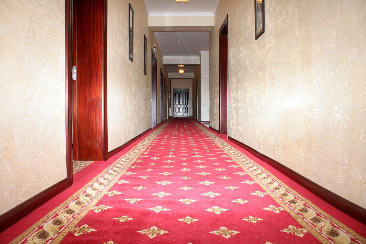Отель Luxurious Тараз Экстерьер фото
